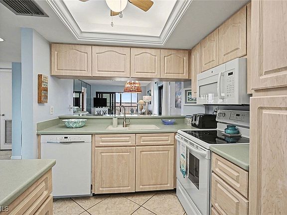 4th image of 4510 N Key Dr APT 401