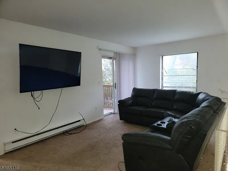 2 bed, 1.0 bath, 1184 sqft, $1,650 — Photo 3