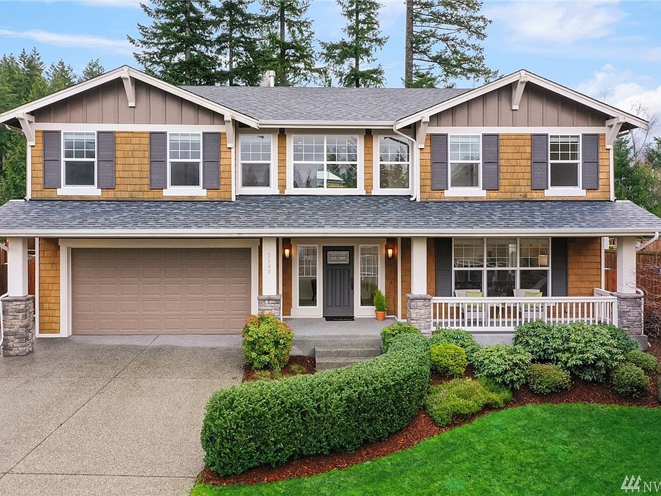 Stunning, like new John Day home situated on an amazing spacious and private corner lot.