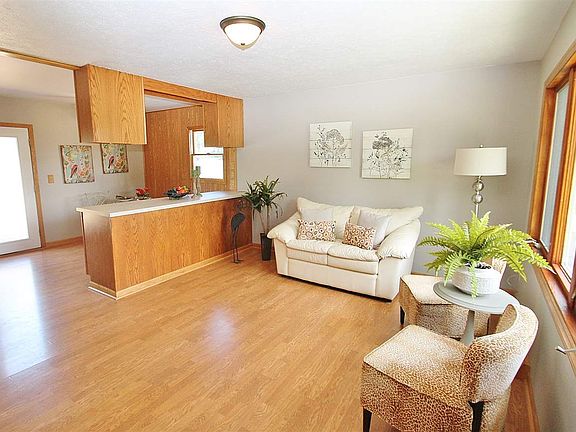 3rd image of 5182 Jenkins Dr