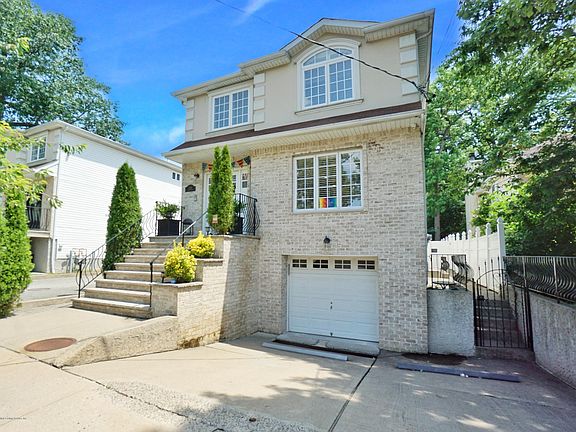 2nd image of 215A Joline Ave #A