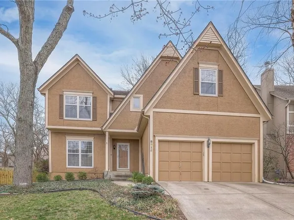8915 W 132nd St, Overland Park, KS 66213