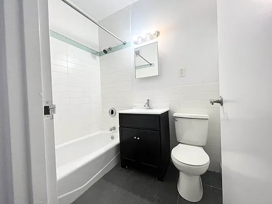 Rented by EastMount Realty LLC | media 8