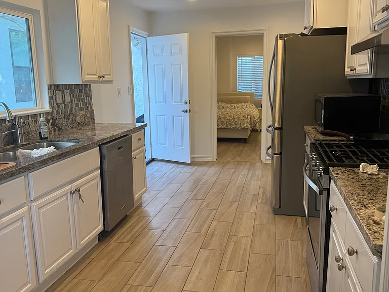22522 Clarendon St — Photo 10