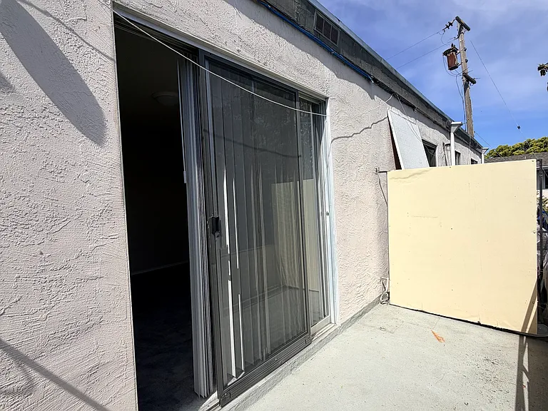 Valencia Gardens — Photo 15