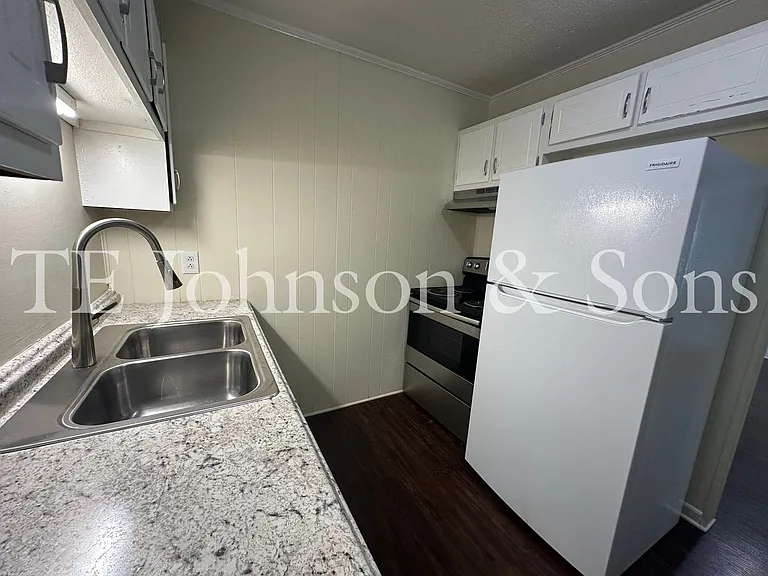 126 Weatherwood Ct #1 — Photo 1