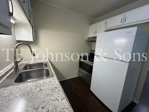 126 Weatherwood Ct Suite 1, Winston Salem, NC 27103