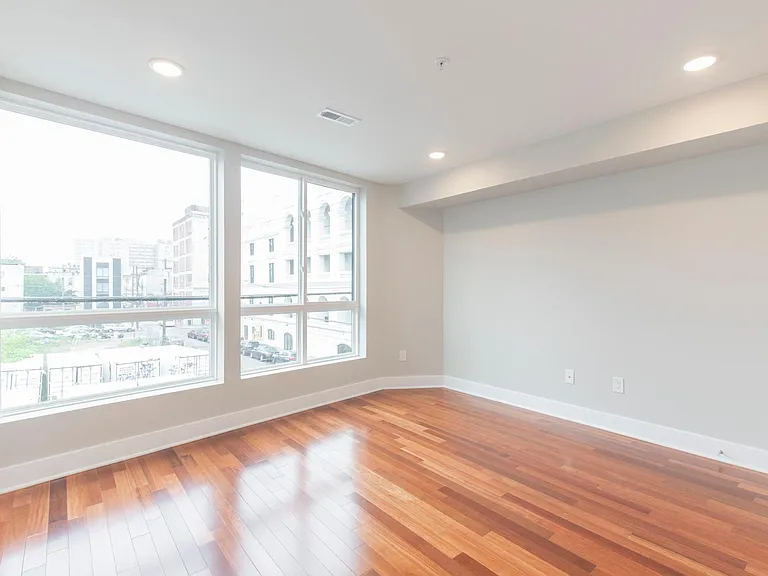 1422 Ogden St #2 — Photo 6