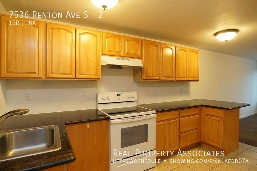 Primary Photo - 7536 Renton Ave S #2