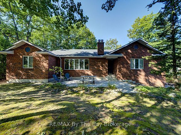 3rd image of 47 Birchwood Trl