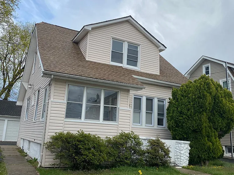 44 Arlington Ave — Photo 1