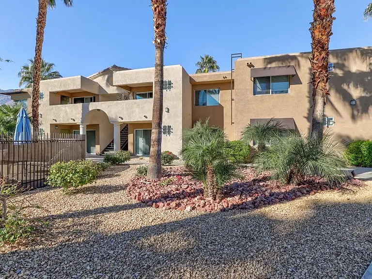Villa Boutique Apartment Homes — Photo 4