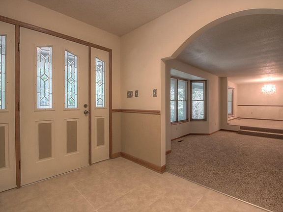 3rd image of 260 Dogwood Hls