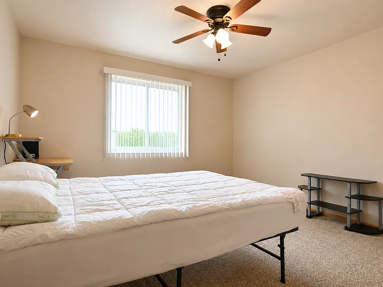 Berry Pointe Luxury Apartments — Photo 54
