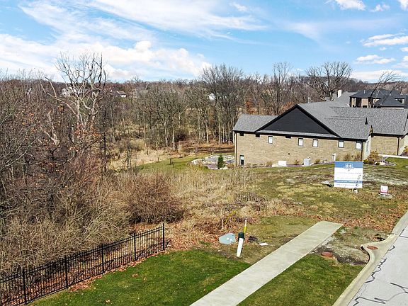 3rd image of 8892 Calumet Ave