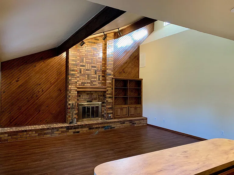 1419 Pickford Ln — Photo 12
