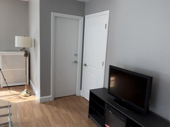 3rd image of 548 High St