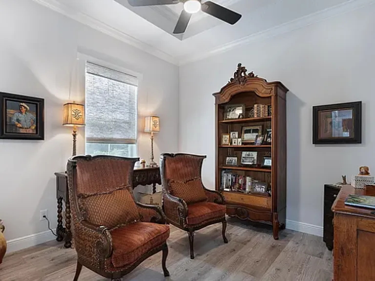622 W 11th Ave — Photo 29