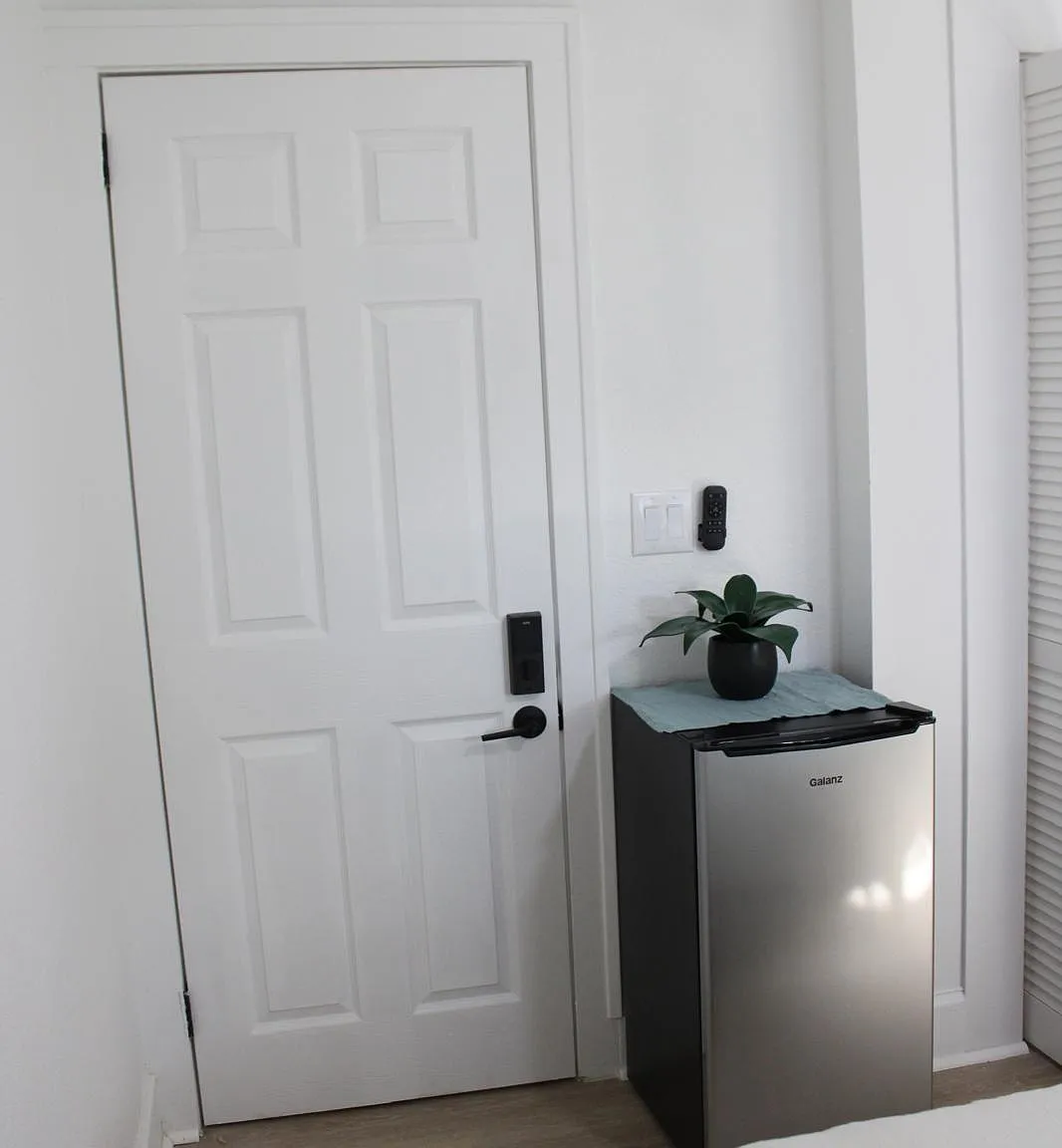 4 bed, 5.0 bath, 2000 sqft, $1,109 — Photo 1