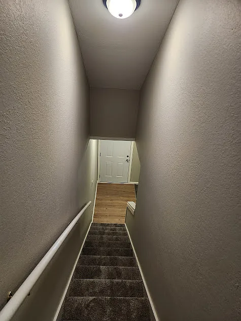 2 bed, 1050 sqft, $775 — Photo 2