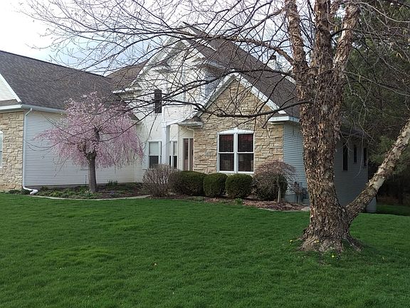 2nd image of 3809 Windwood Dr NE