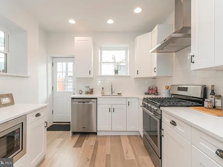 1319 McKean St — Photo 14