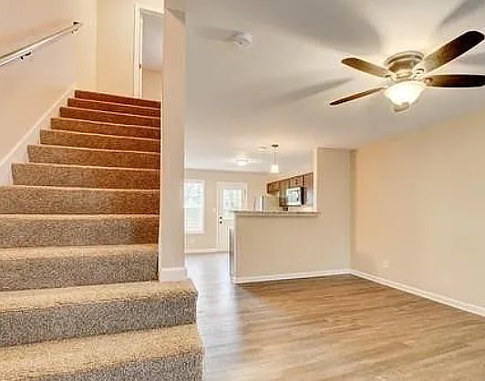 4th image of 242 Fairview Ln #B