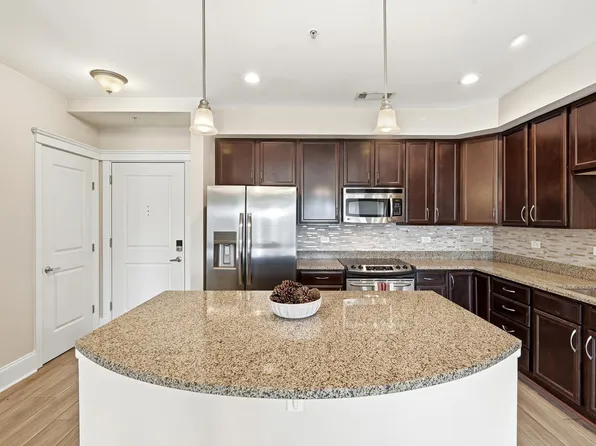 222 Glenwood Ave APT 709, Raleigh, NC 27603