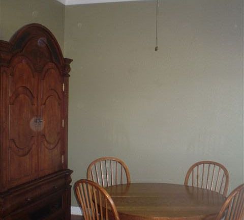 4th image of 1205 Mountain View Dr
