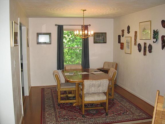 3rd image of 3248 Davis Ave
