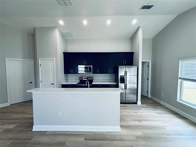 2060 Everest St — Photo 6