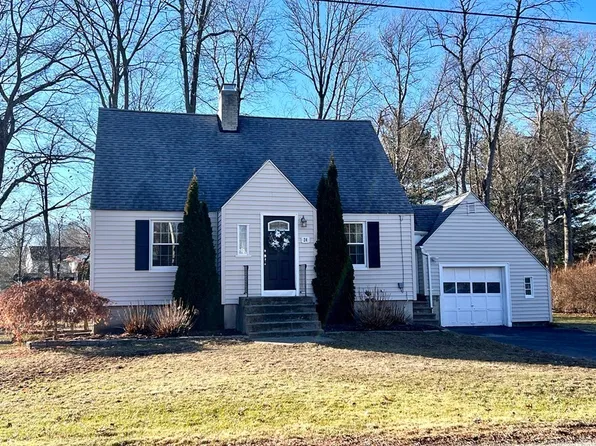 24 Edgewood Rd, Shrewsbury, MA 01545