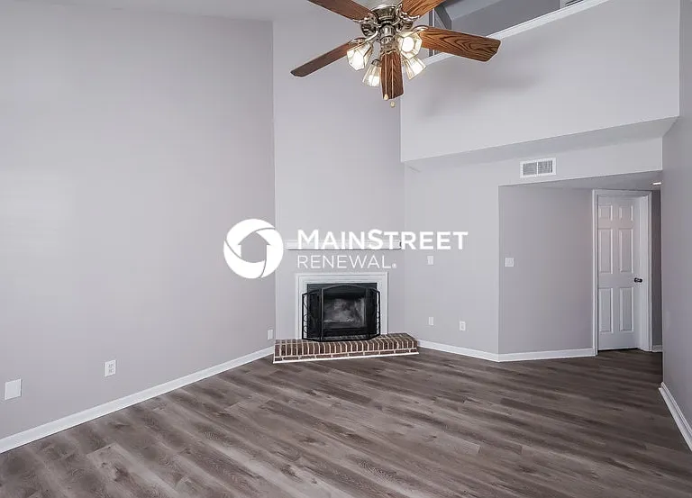 10812 Pineview Ct — Photo 6