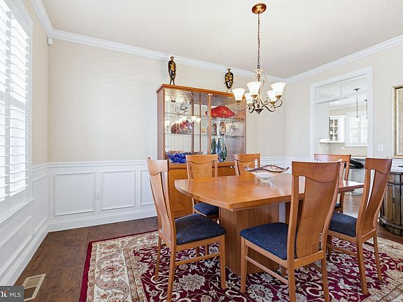 5th image of 1021 Suffolk Dr