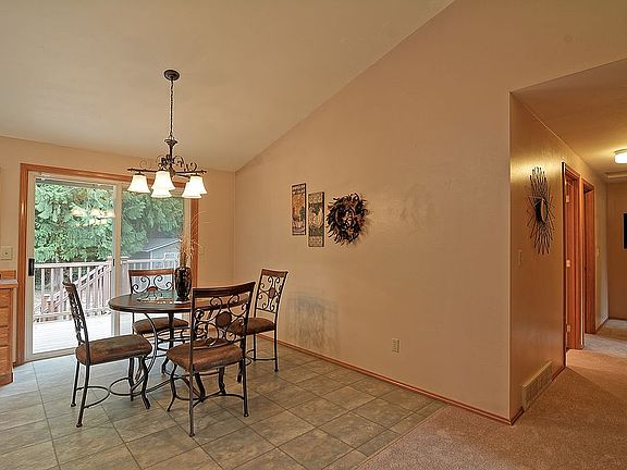 5th image of 17803 Robinhood Ln