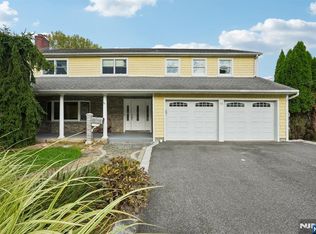 33 Randolph St, Park Ridge, NJ 07656