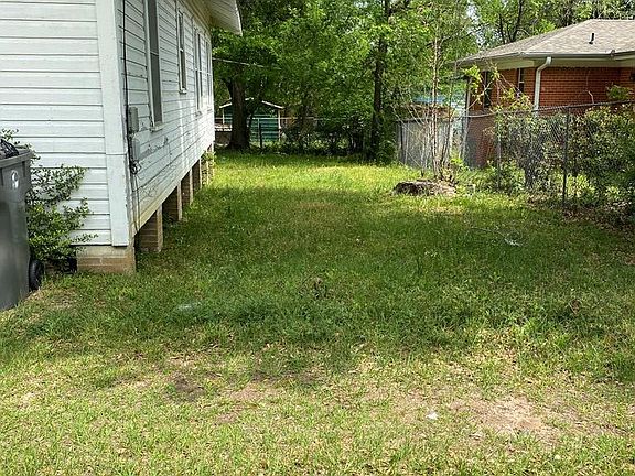 4th image of 811 S 1st St