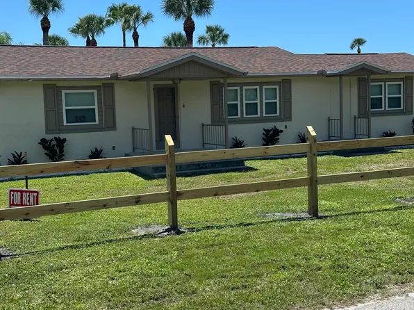 715 W Wentworth St, Englewood, FL 34223