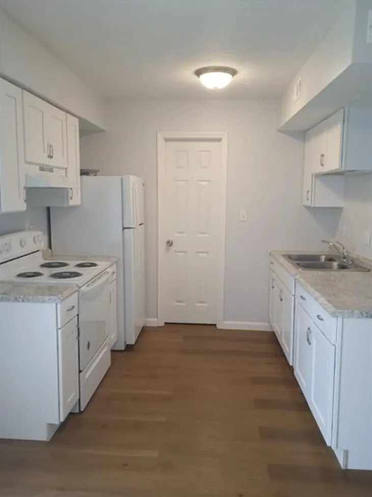 1 bed, 640 sqft, $799 — Photo 2