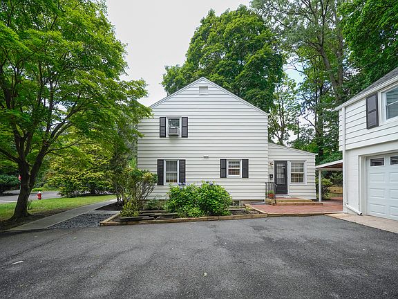 3rd image of 16 Brook St