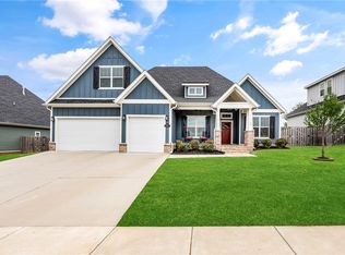 6414 S 63rd St, Rogers, AR 72758