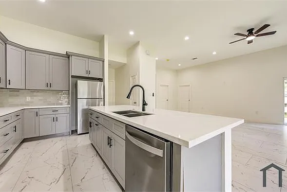 508 Georgia Ave — Photo 16