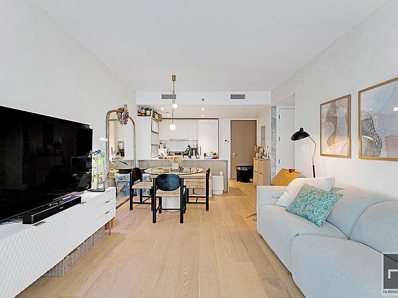 2nd image of 185 18th St #204