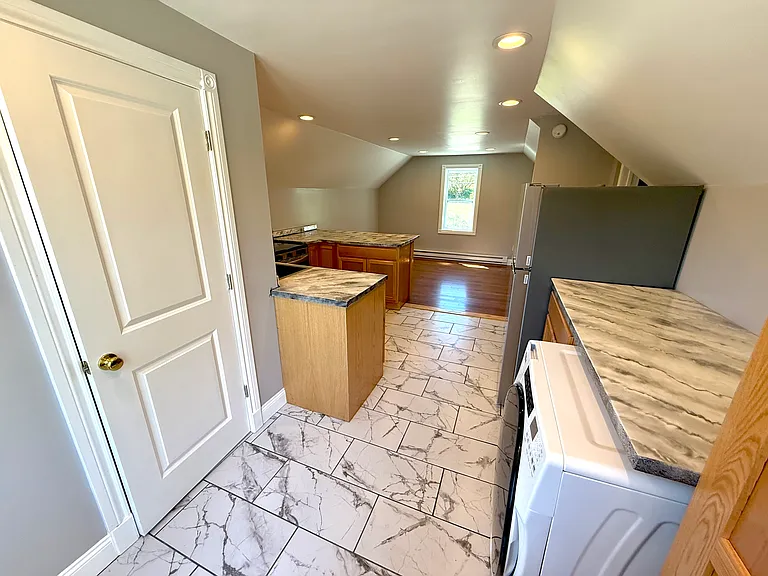 112 Old Glenwood Rd #1 — Photo 4