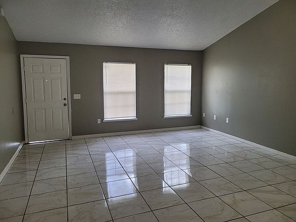 5th image of 12 Alicante Ct