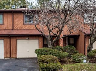 26 Arrowsmith Ct, Matawan, NJ 07747