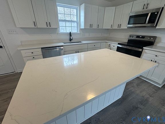 5th image of 322 Ogden St