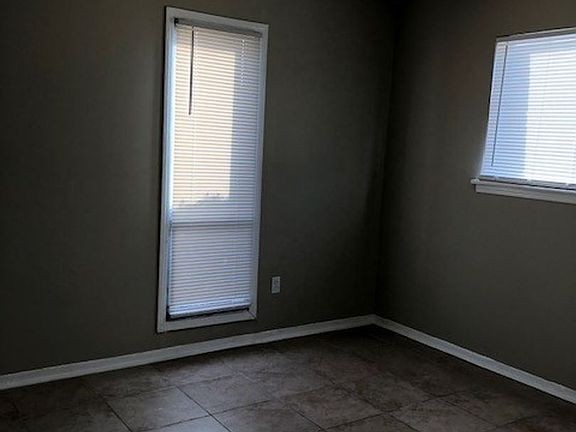 5th image of 3970 Southlawn Ave APT 1