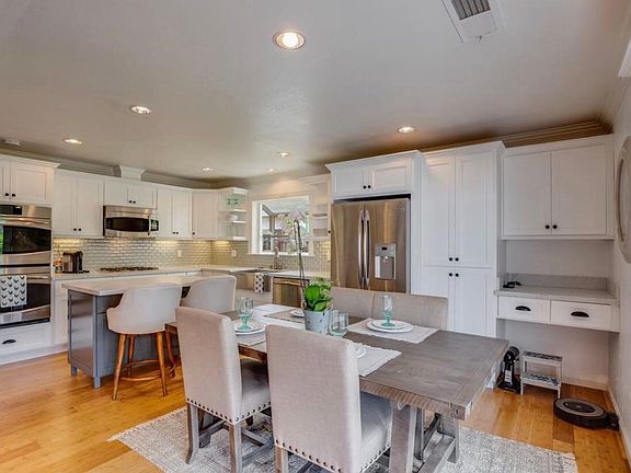 5th image of 405 Allegan Cir