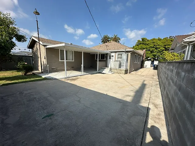 139 N Harvard Blvd — Photo 29
